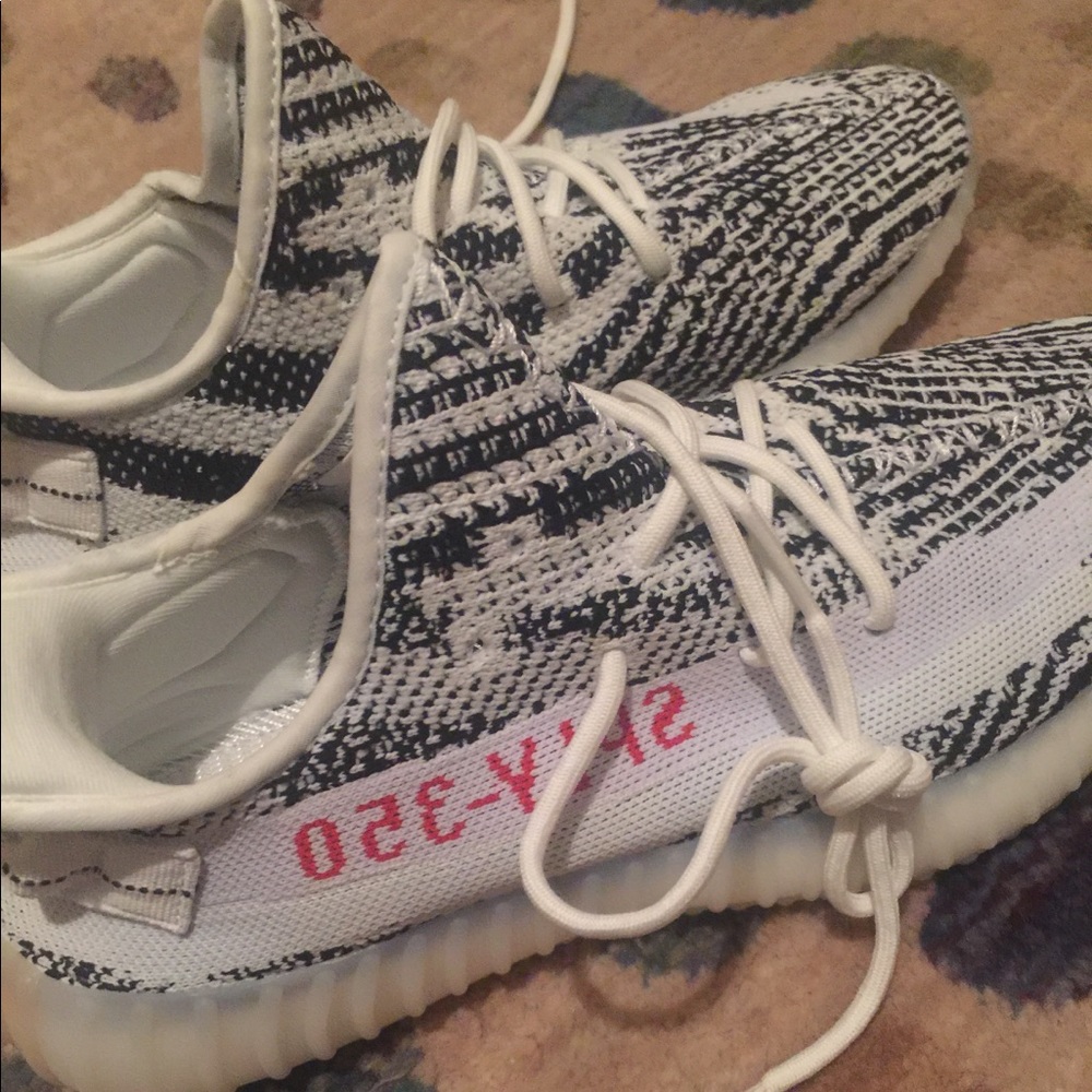Yeezy Boost 350 V2 Zebra